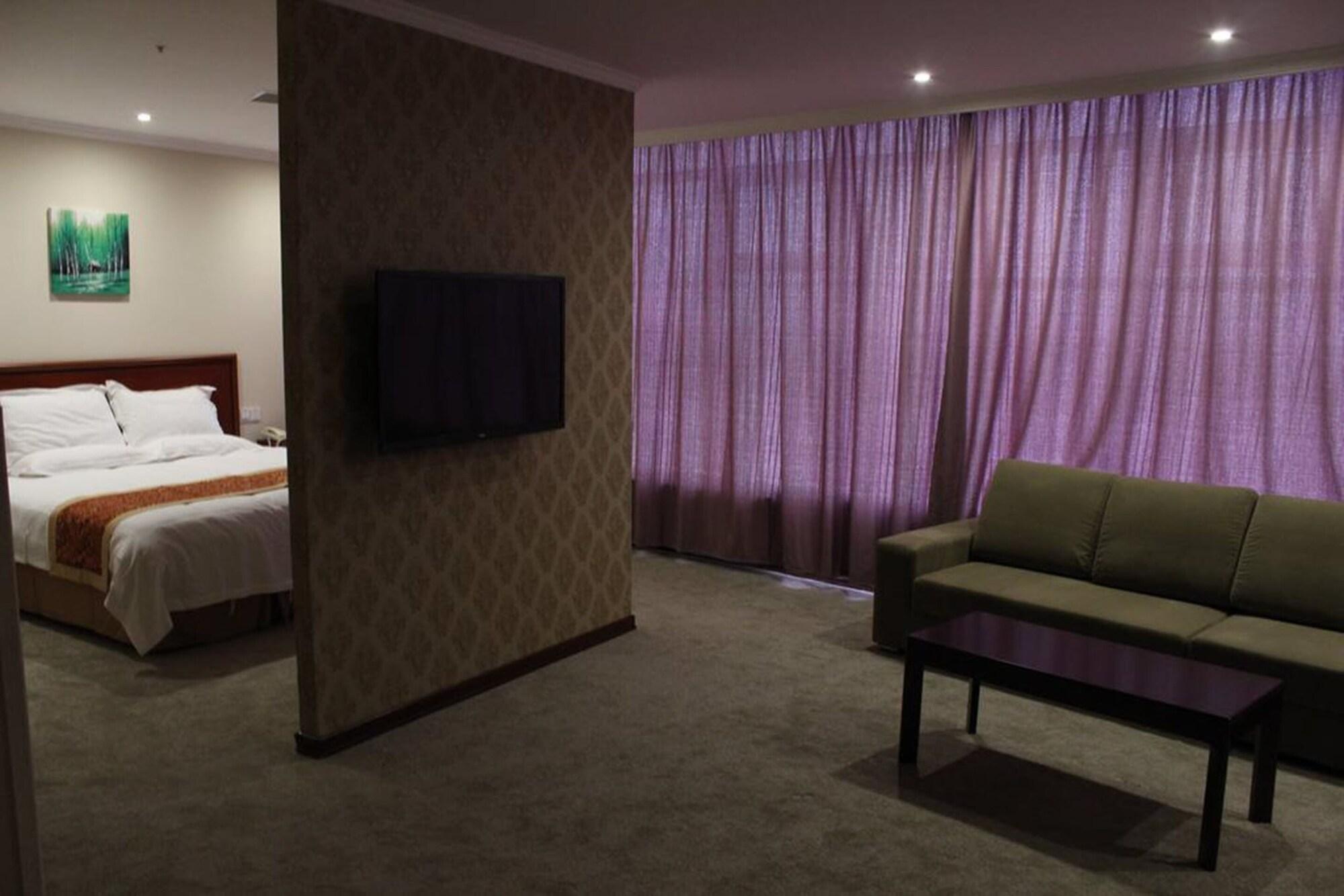 GreenTree Inn Shanghai Hongqiao Hub Convention Center Jinghua Road Shell Hotel 16/26