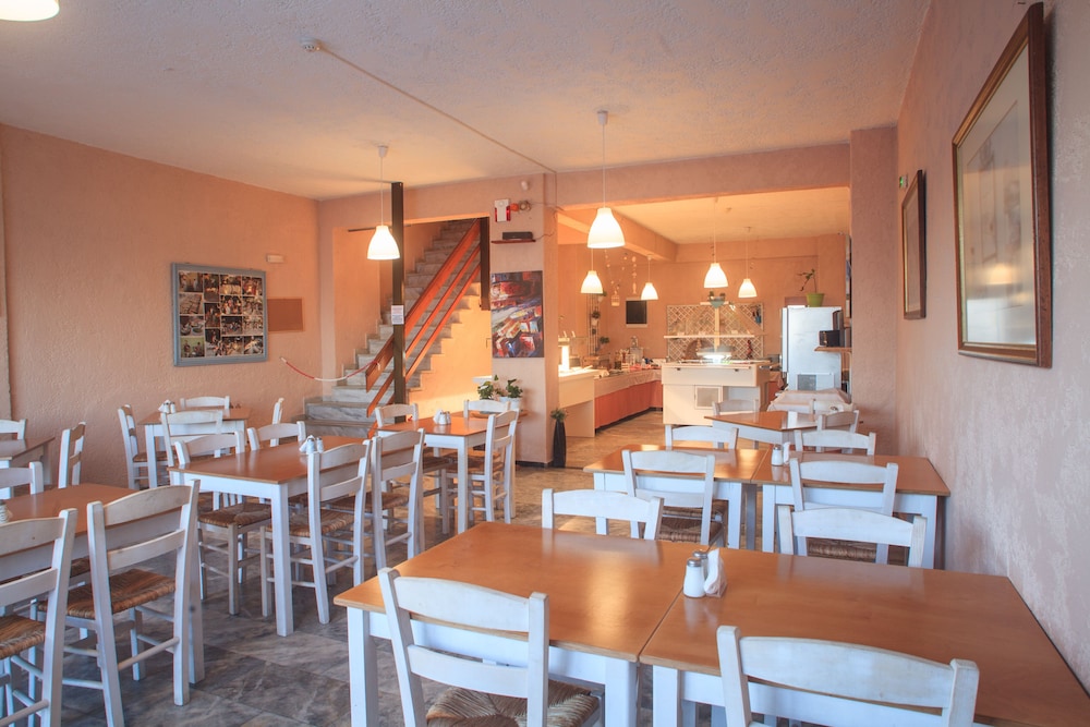 Sunset Beach Hotel 29/50