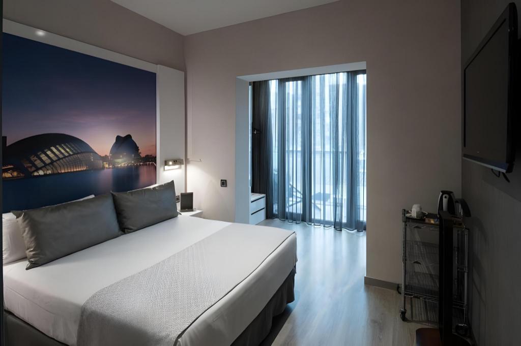 Room, Twin Beds, Gran Via View