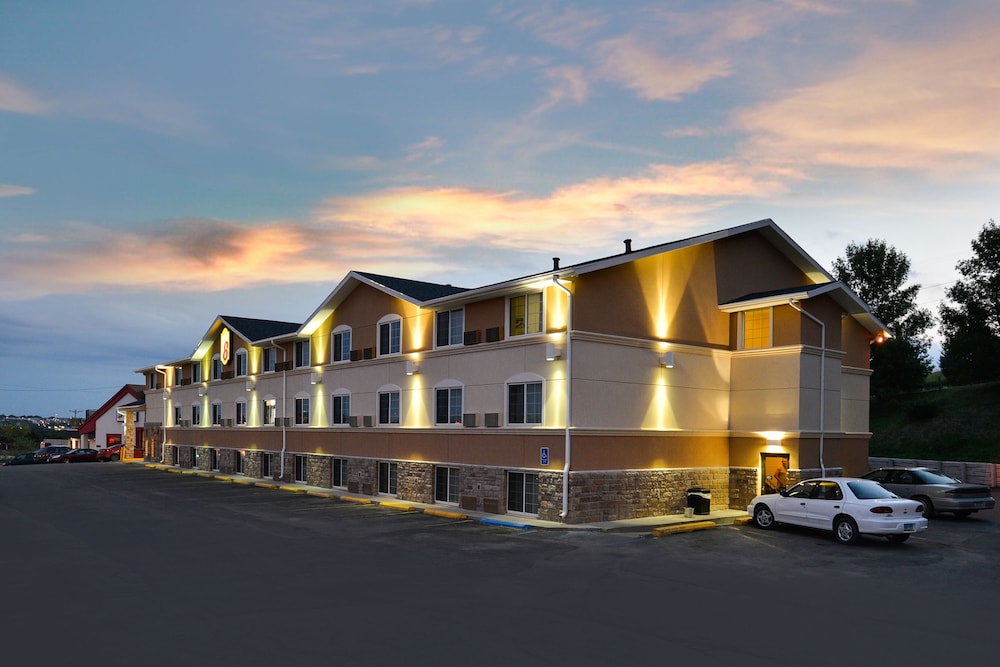 Super 8 by Wyndham Minot Airport 2/21