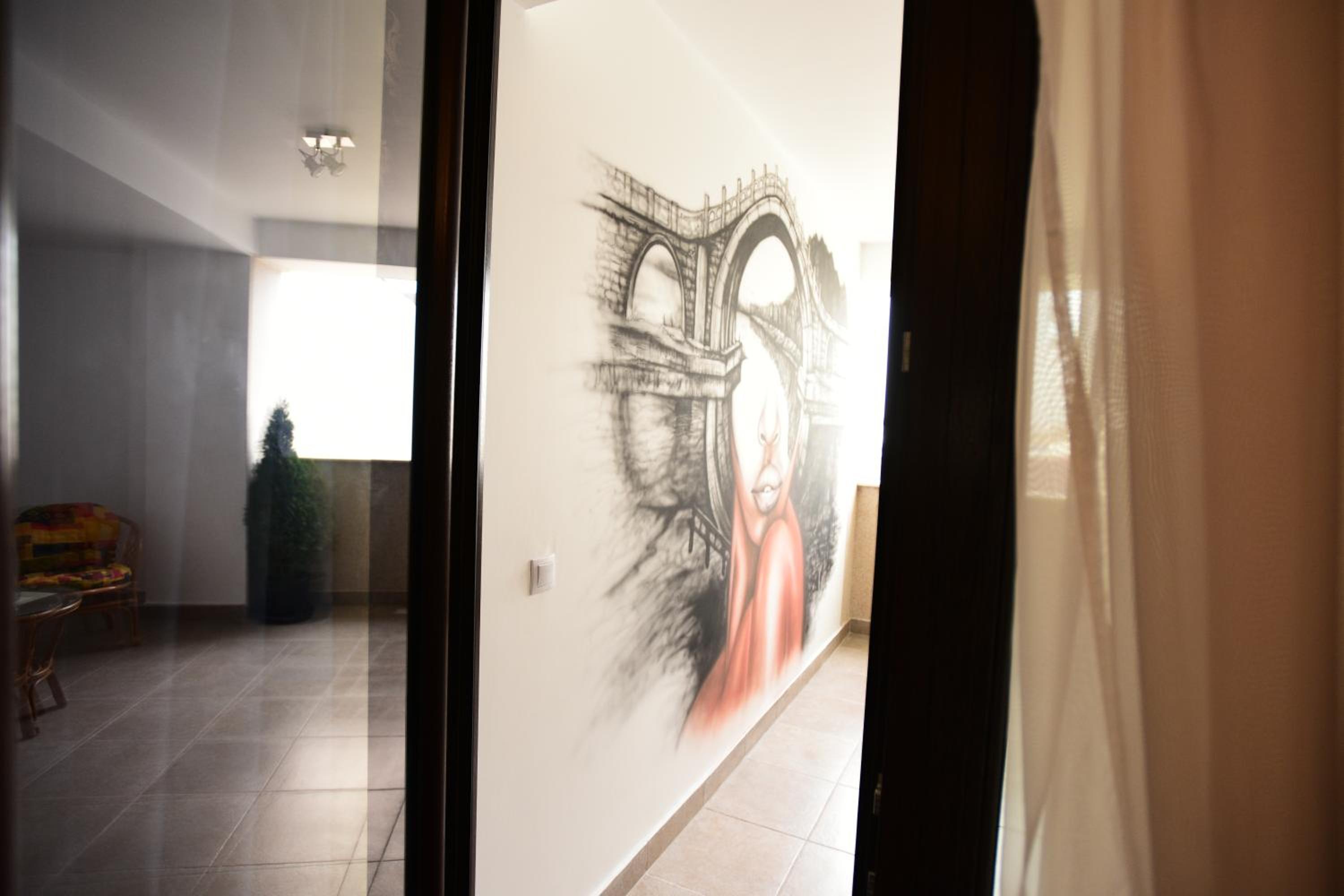 LA ROCCA BOUTIQUE 5/45