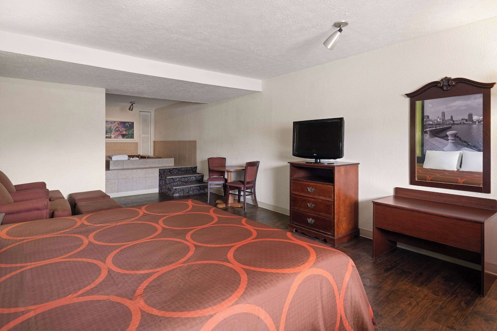 Super 8 by Wyndham Youngstown/Girard 18/26
