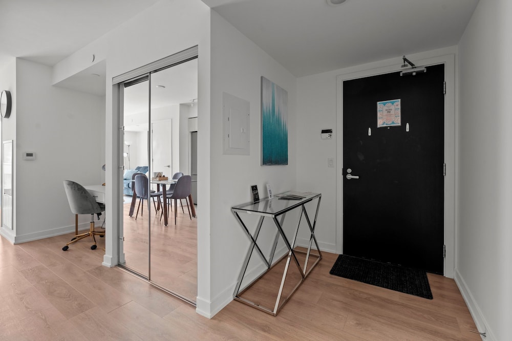 Teahouse Condos in Downtown Toronto 24/50