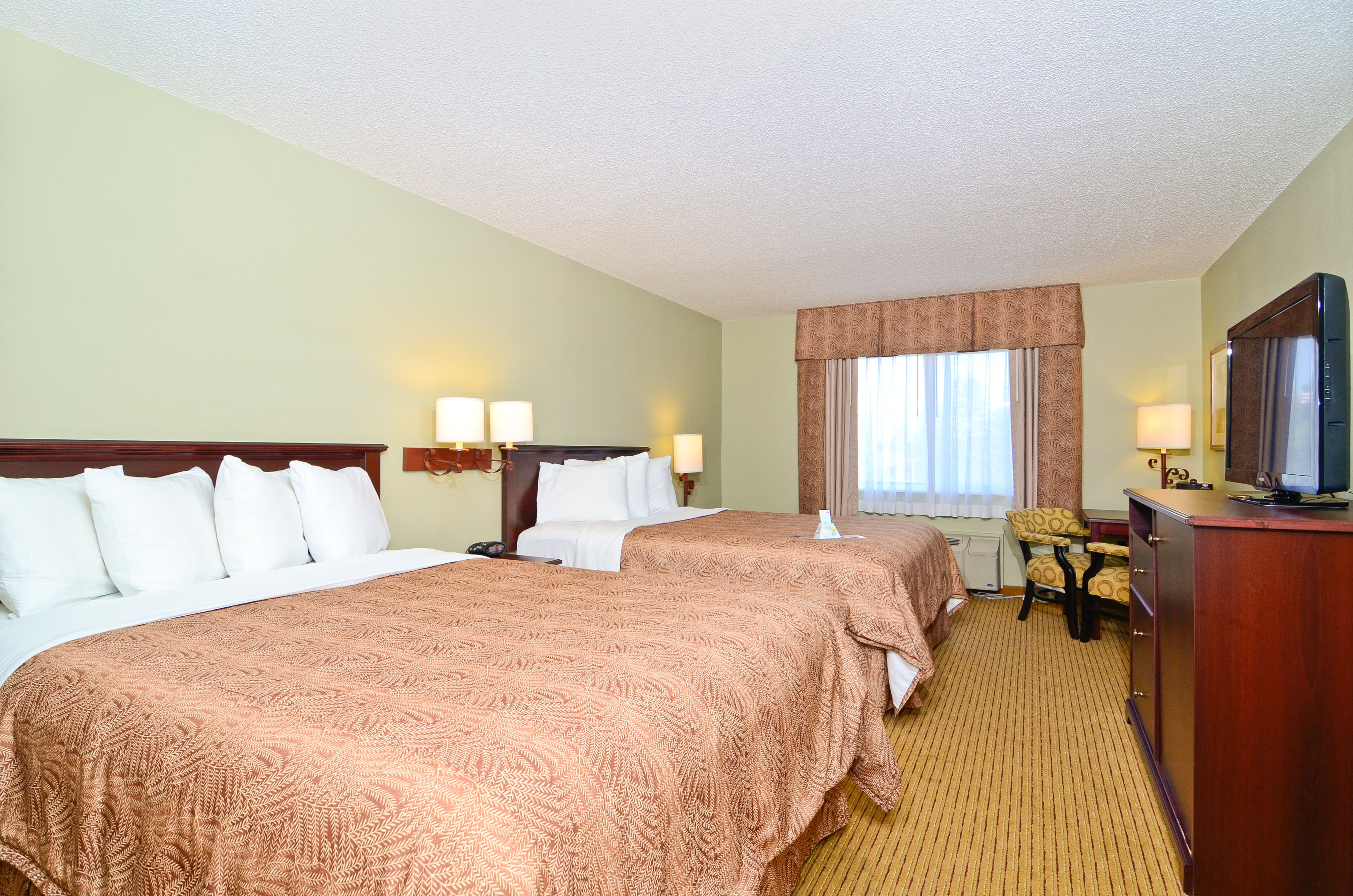 Best Western Plus Concord Inn 23/75