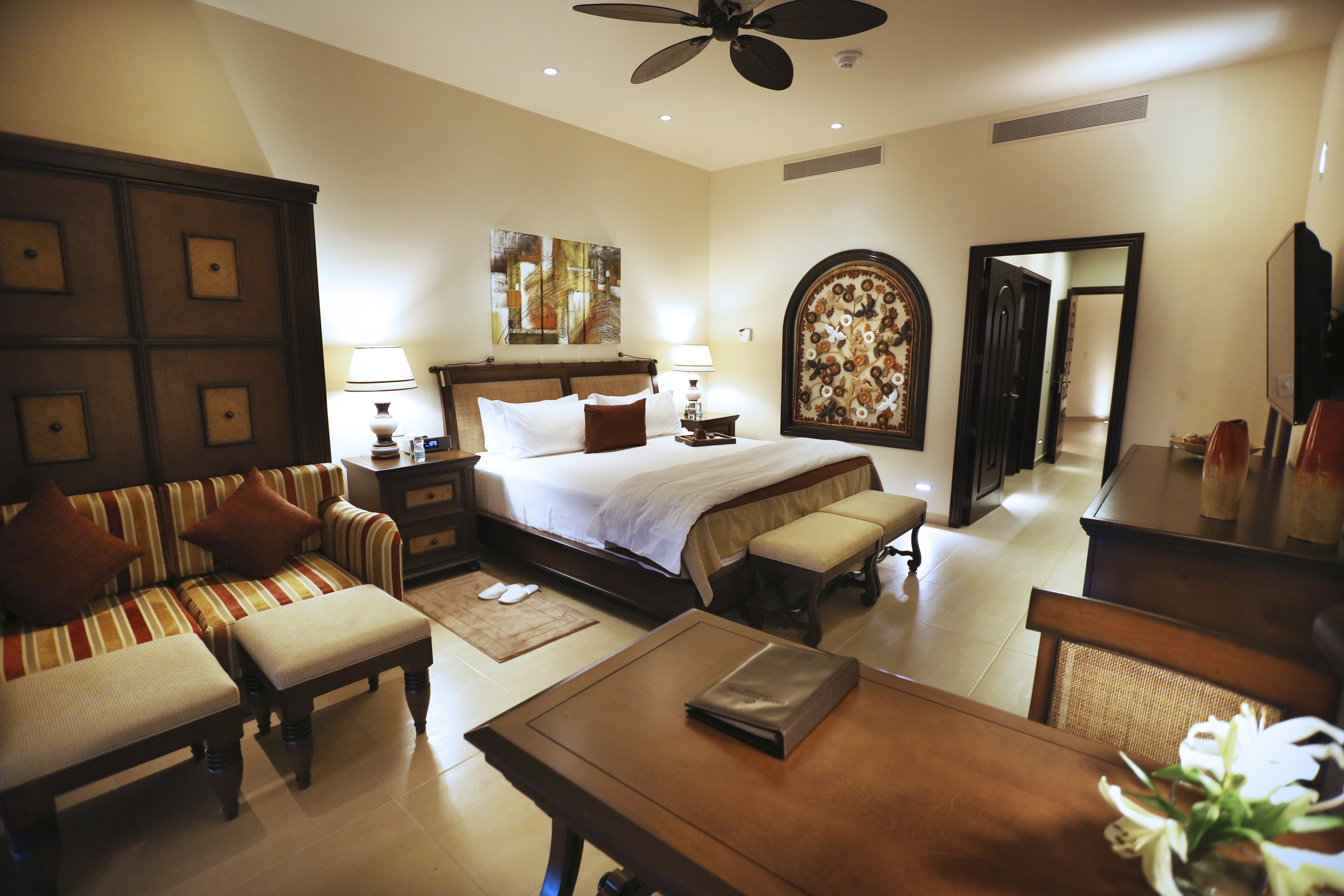 2 Bedrooms, Suite