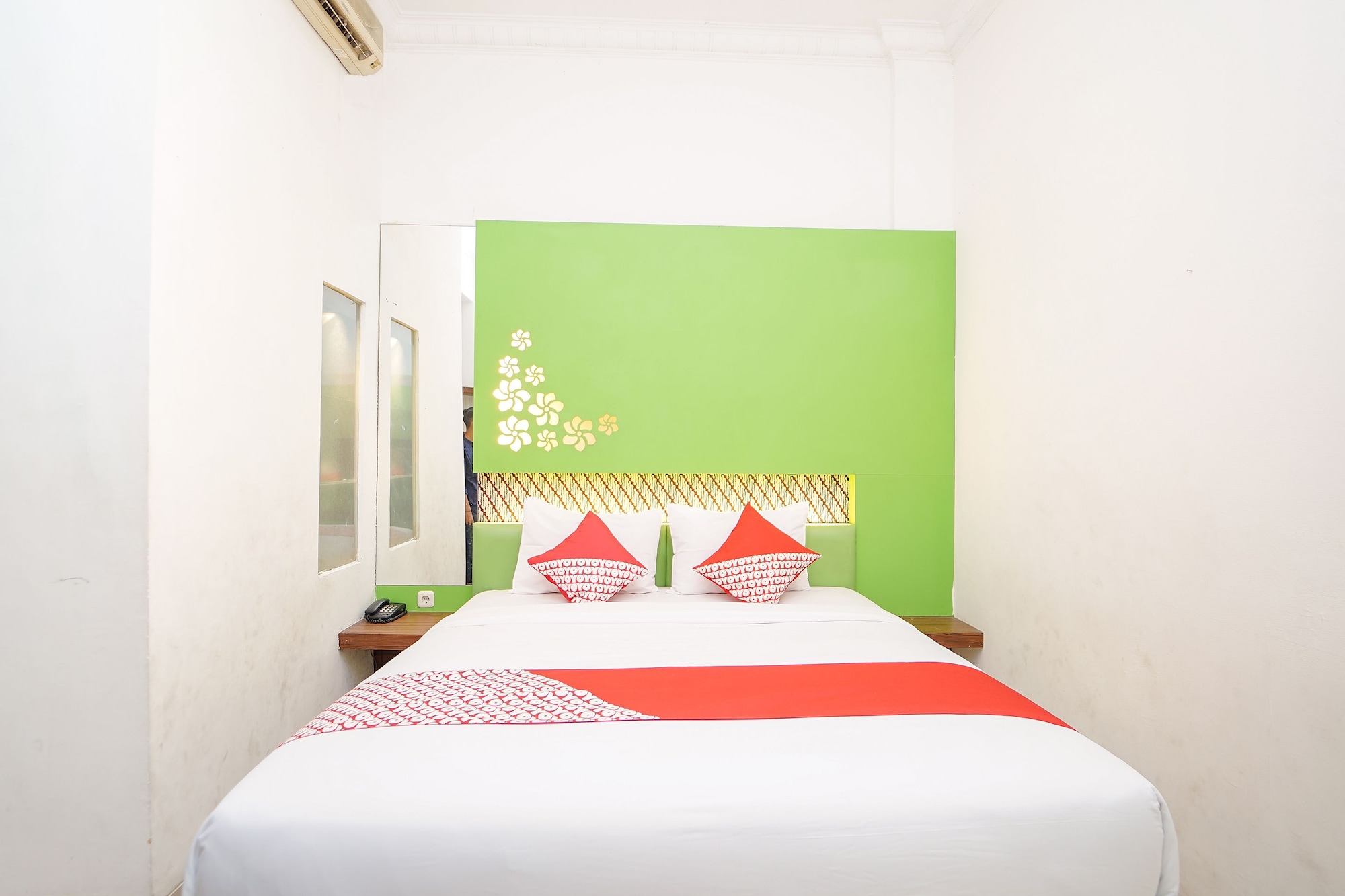 DELUXE, DOUBLE BED