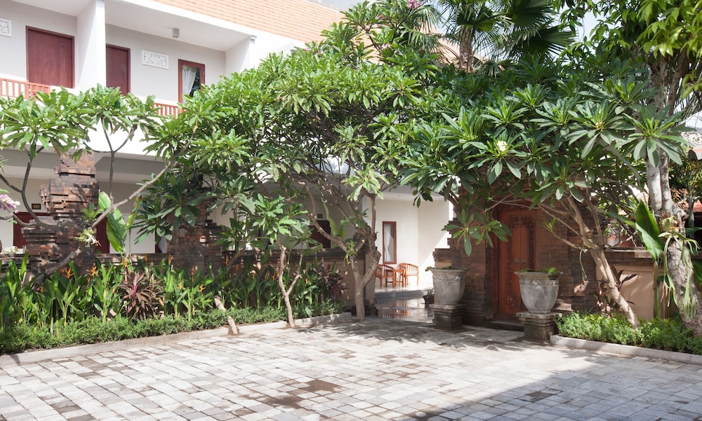 Nesa Sanur Hotel 61/65