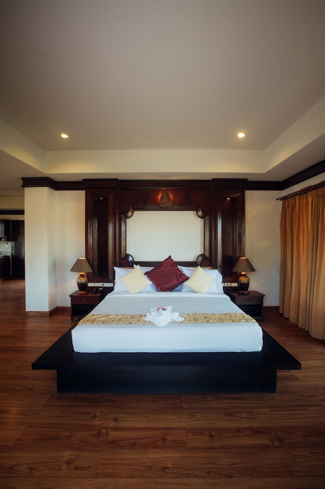 Gassan Lake City Golf Club and Resort Lamphun 6/50