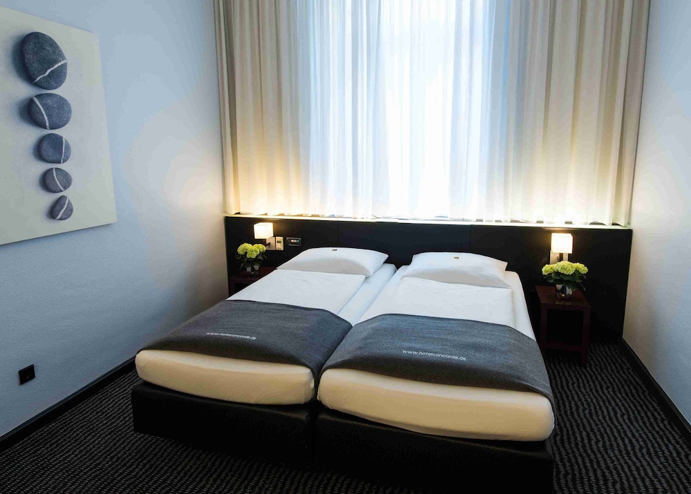 STANDARD, DOUBLE OR TWIN BED