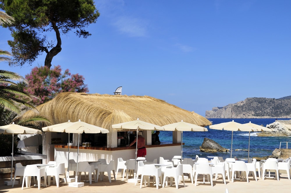 Fergus Style Cala Blanca Suites 19/37