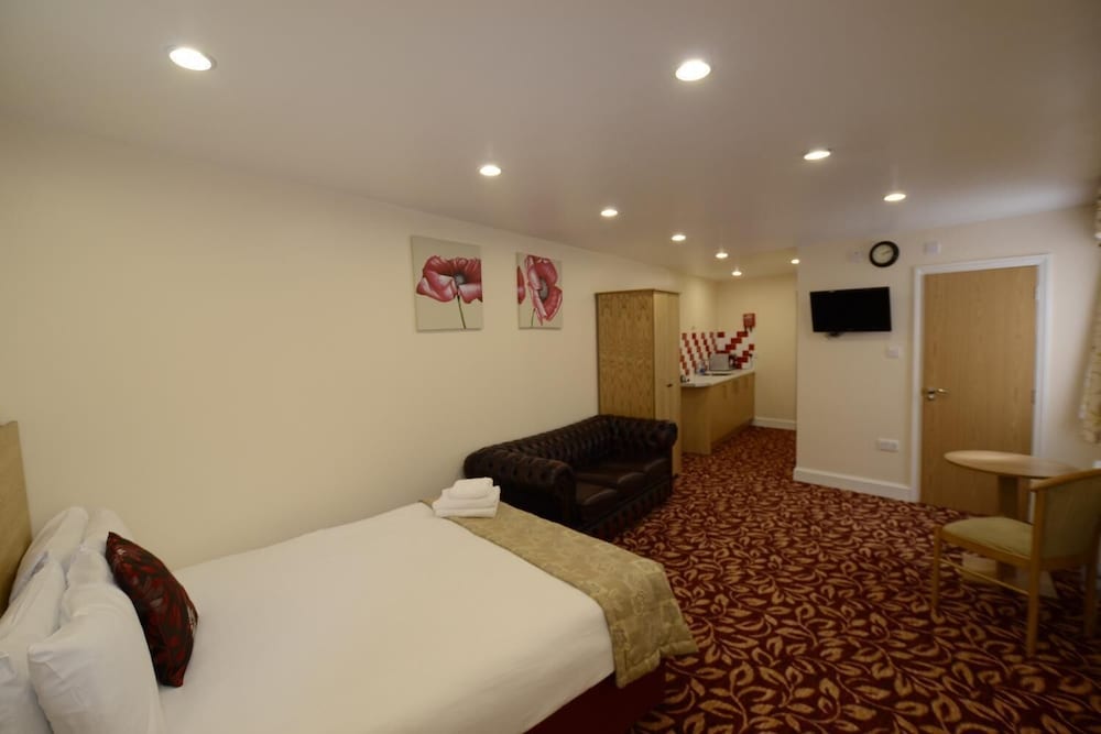Premierlux Serviced Apartments 17/62