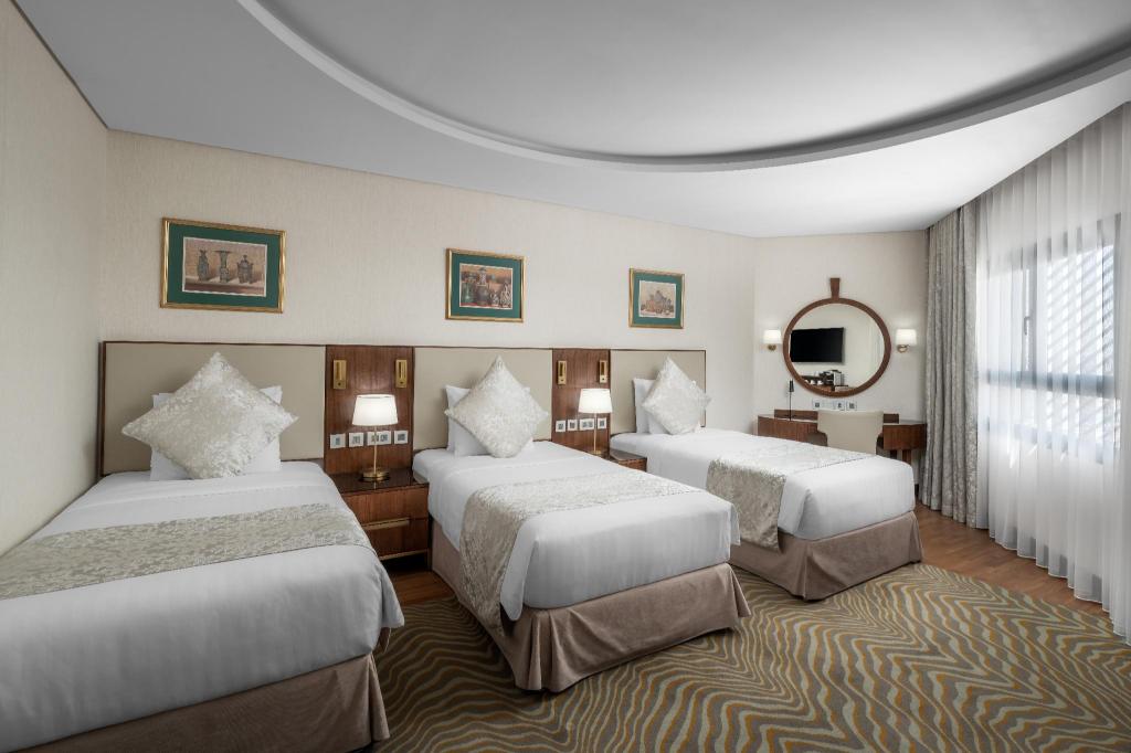 Grand, City, Family, Triple, 3 Double Beds