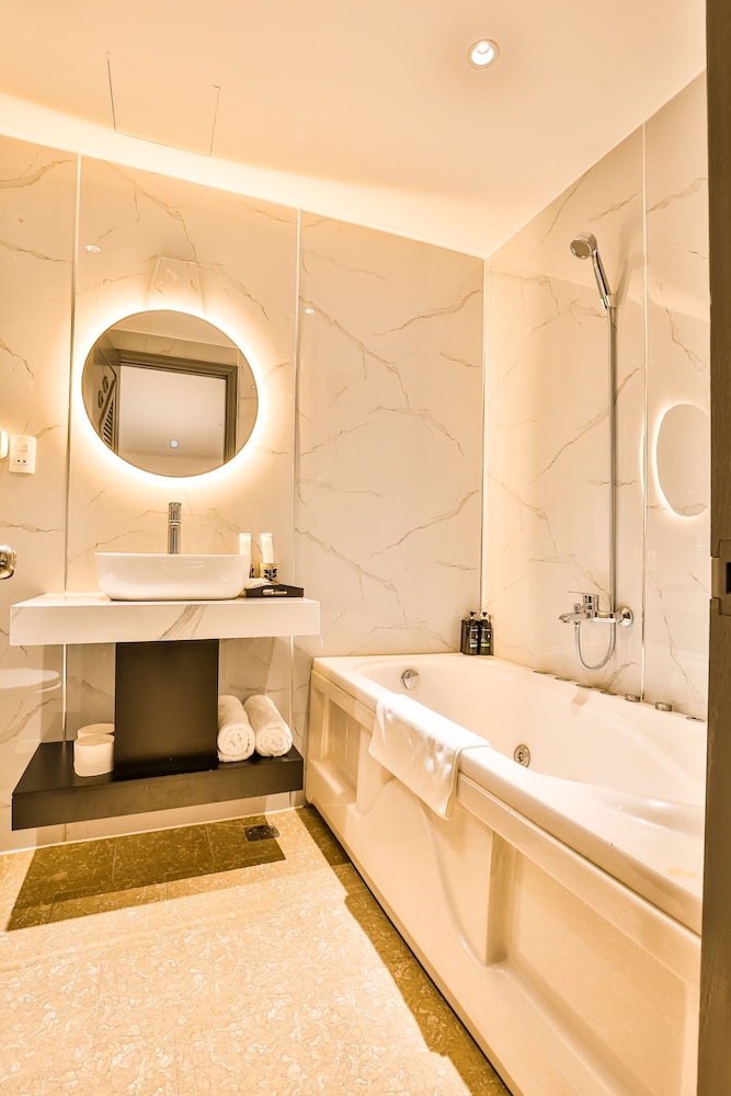 La Paix Sai Gon - Boutique Hotel 43/44