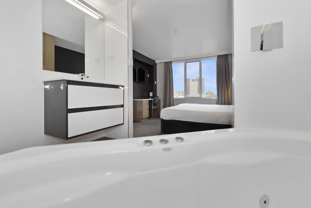 Allurity Hotel Tasmania 32/33