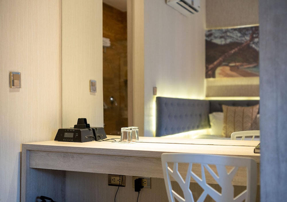Perla Suite Hotel 3/64