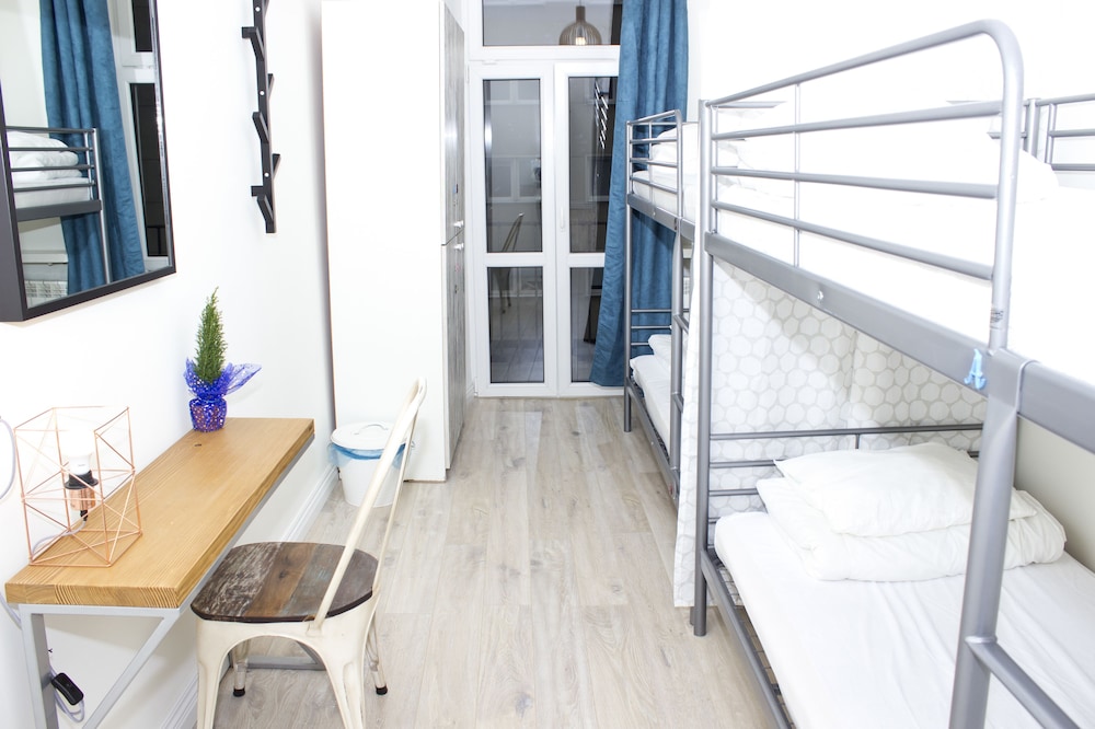 Chillout Hostel 58/70