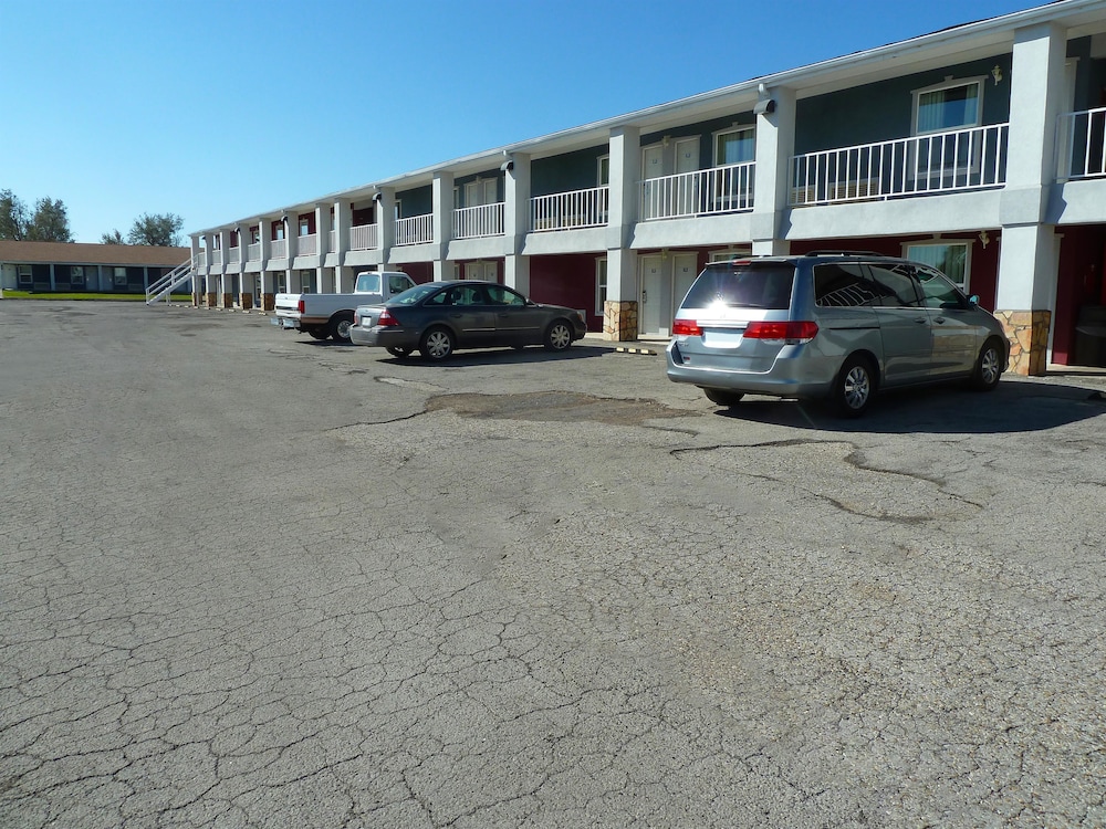 Americas Best Value Inn Alpine 3/33