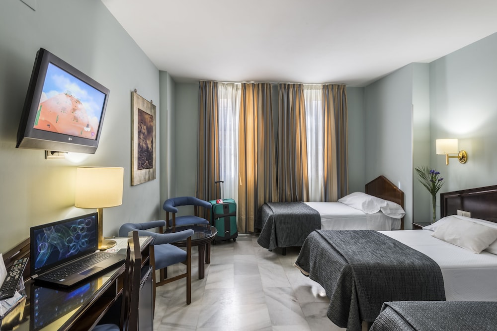 Navas Hotel 18/82