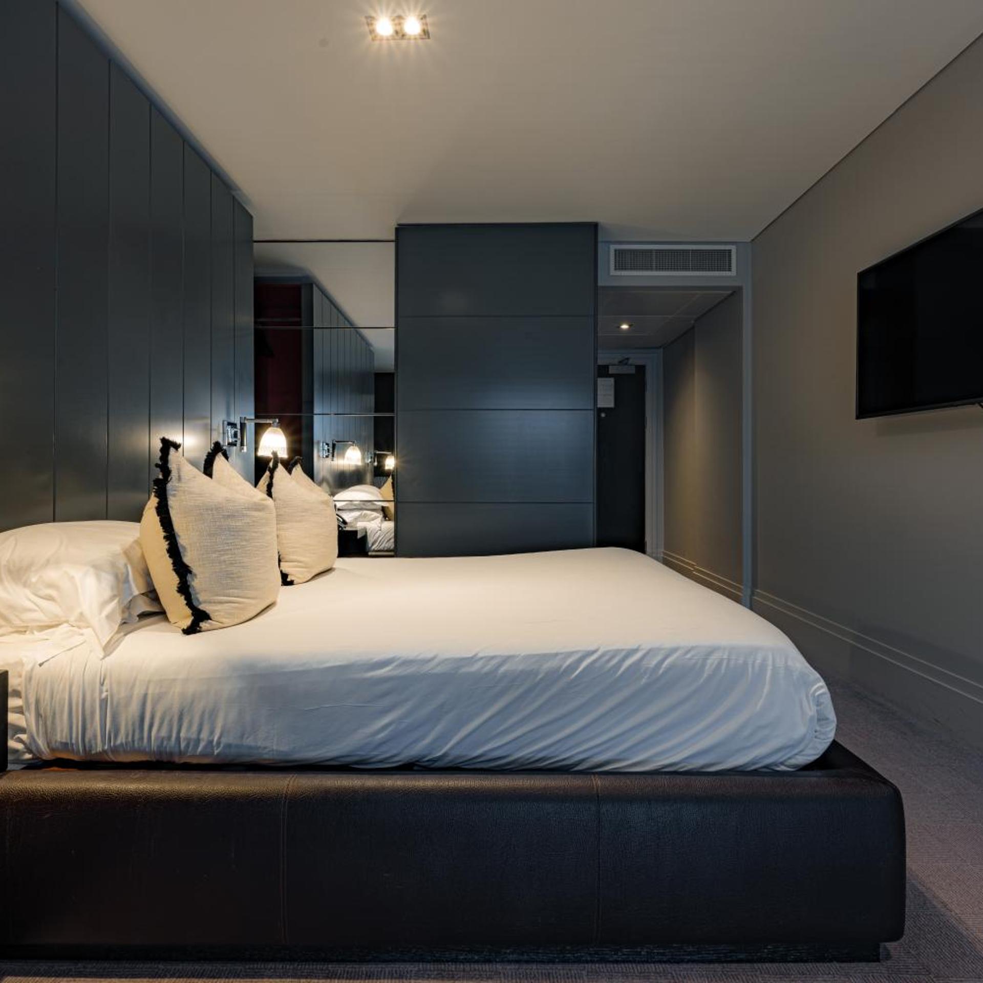 Room, Double Bed