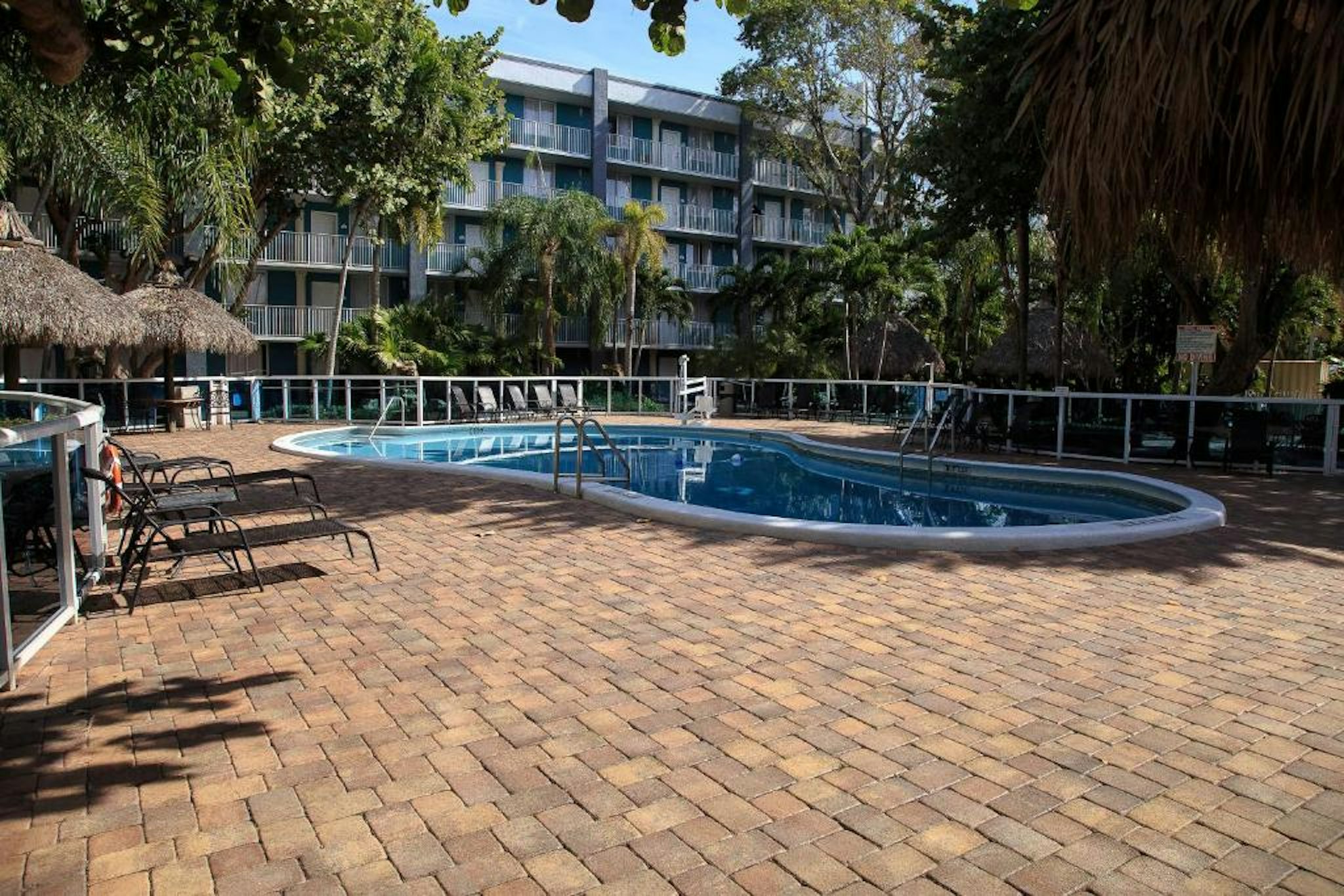 Fort Lauderdale Grand Hotel 65/68