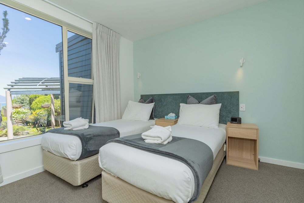 Melbourne Lodge 16/66