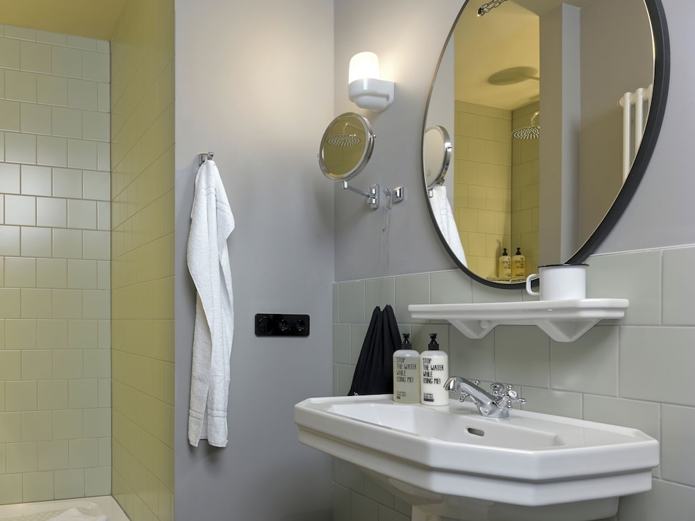 25Hours Hotel Altes Hafenamt 68/68