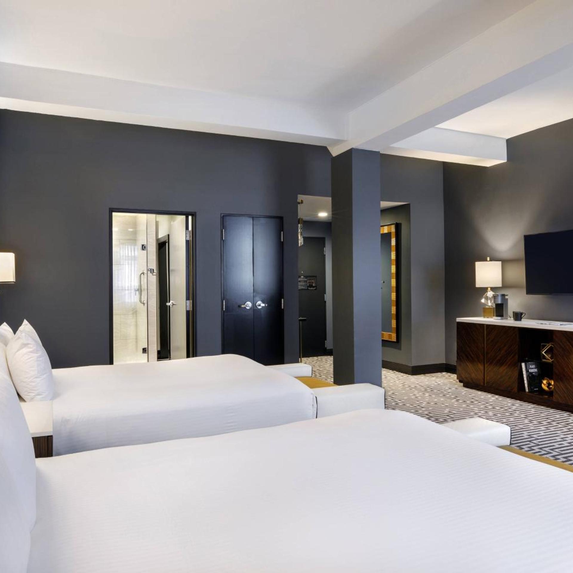 Guest Room, 2 Queen Beds, City View, Hotel Metro 5/7