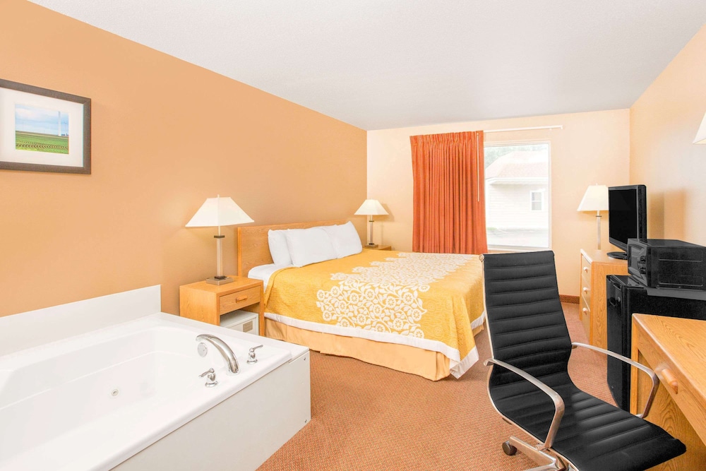 Days Inn by Wyndham Worthington 3/20
