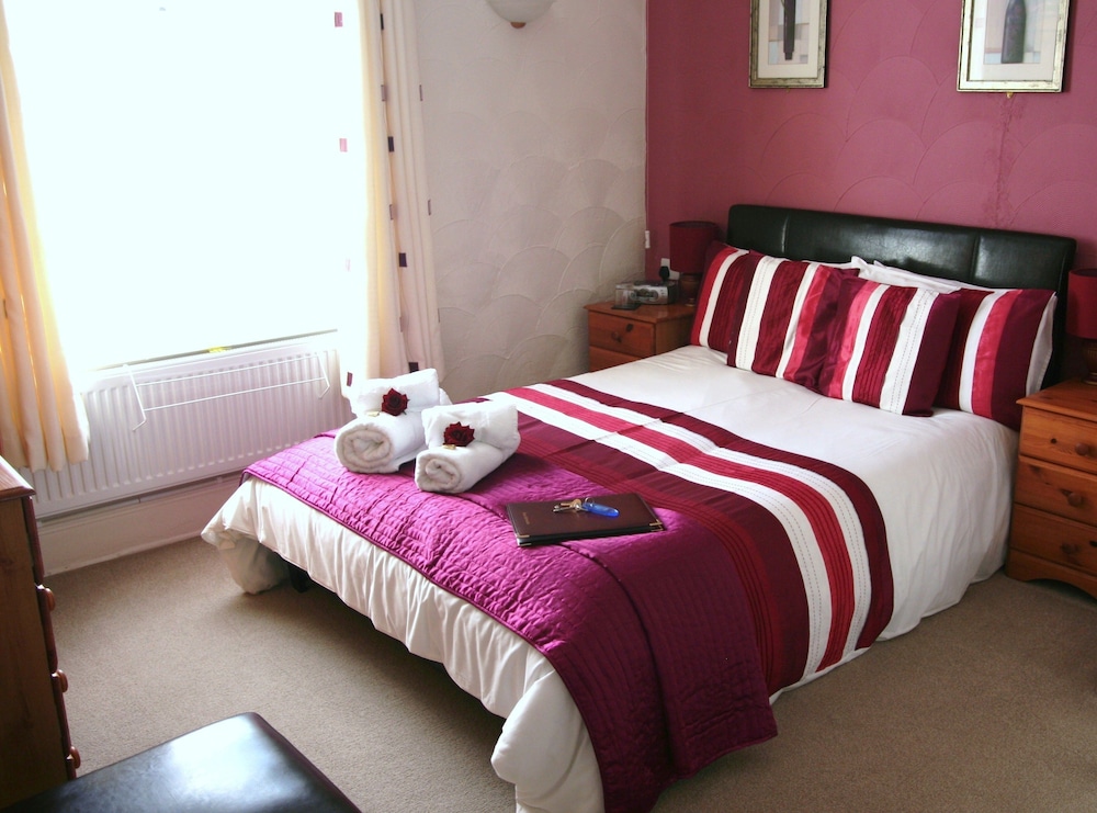 The Swiss Cottage Shanklin 6/31