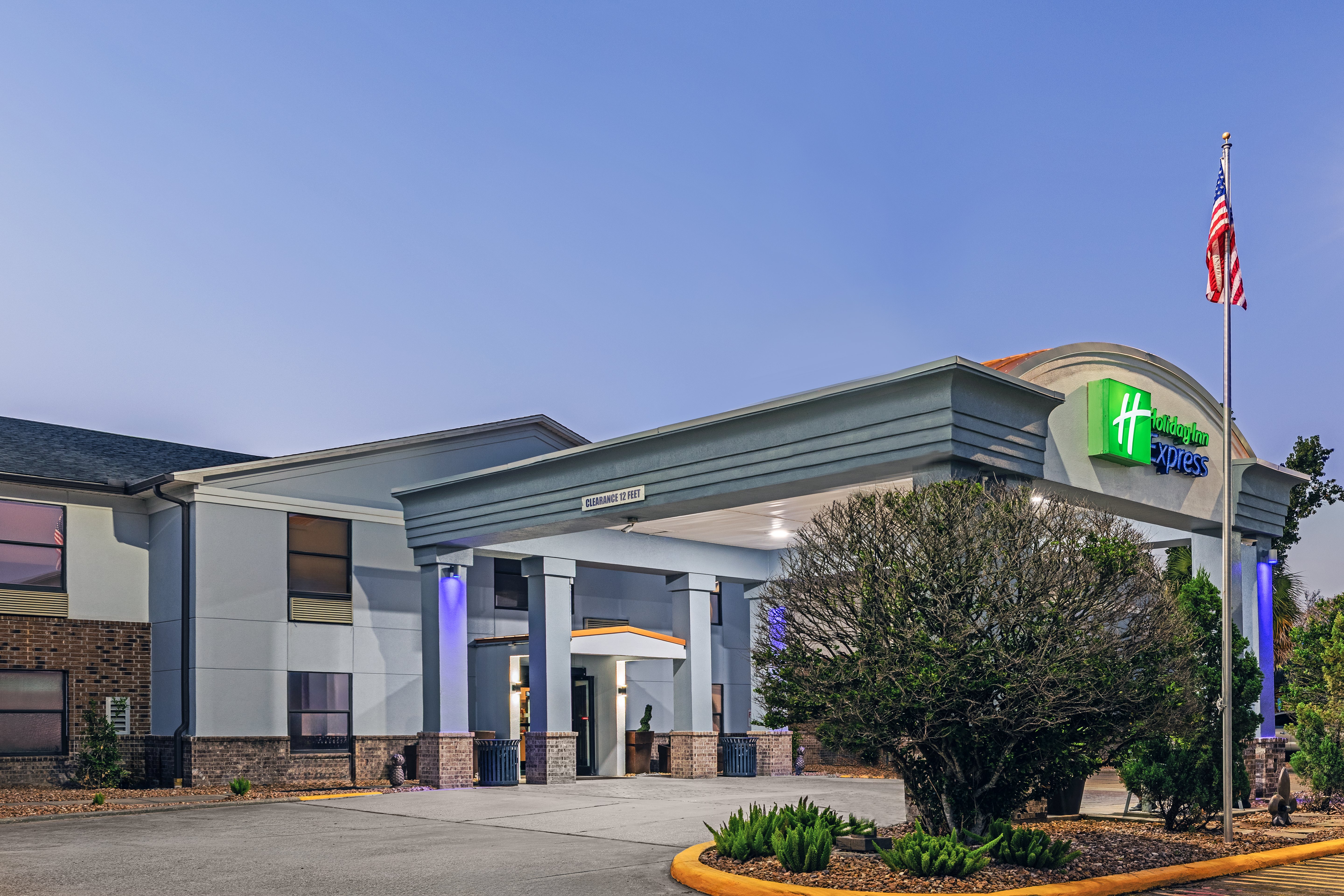 Holiday Inn Express Breaux Bridge-Henderson 2/72