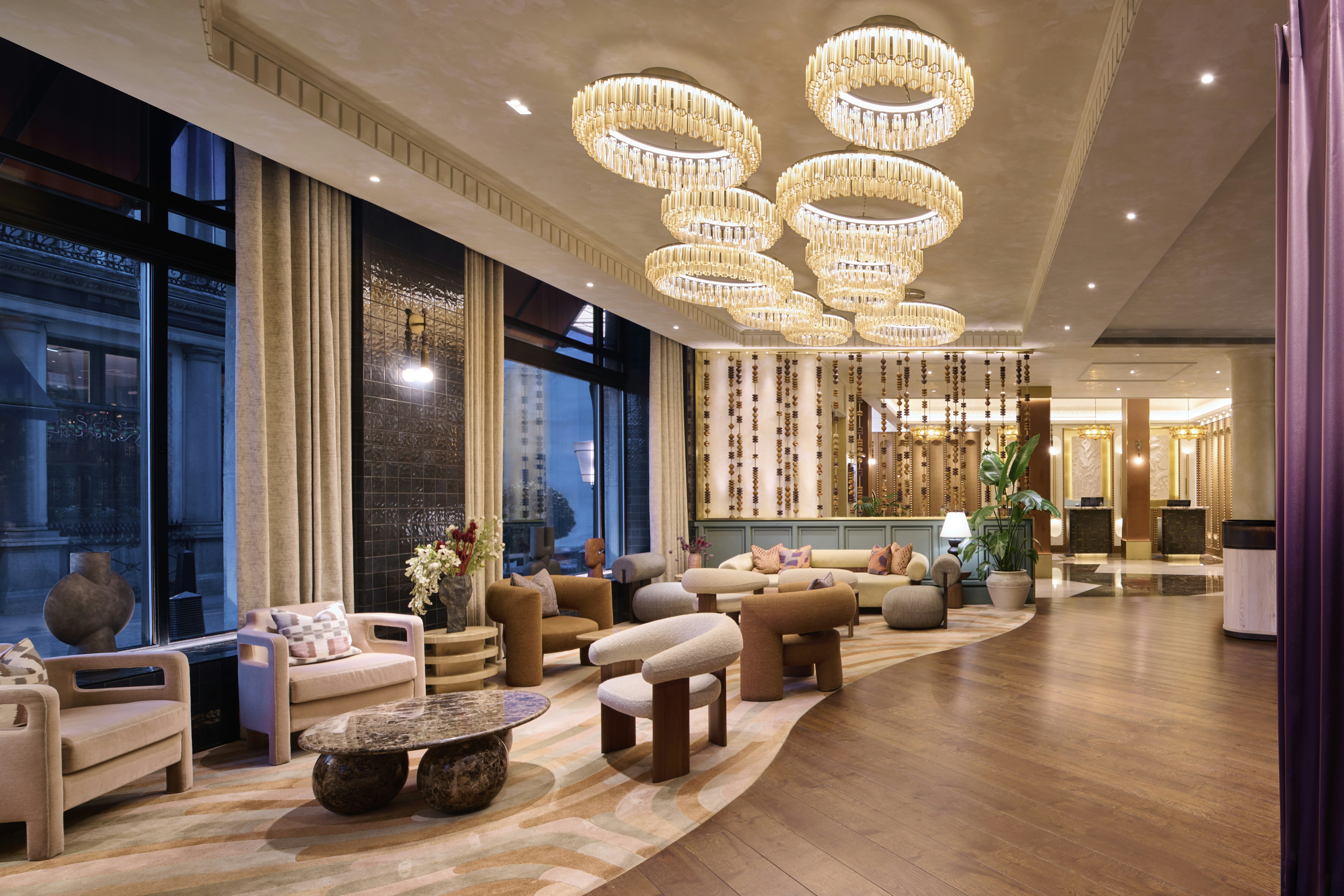 The Trafalgar St. James London, Curio Collection by Hilton 14/30