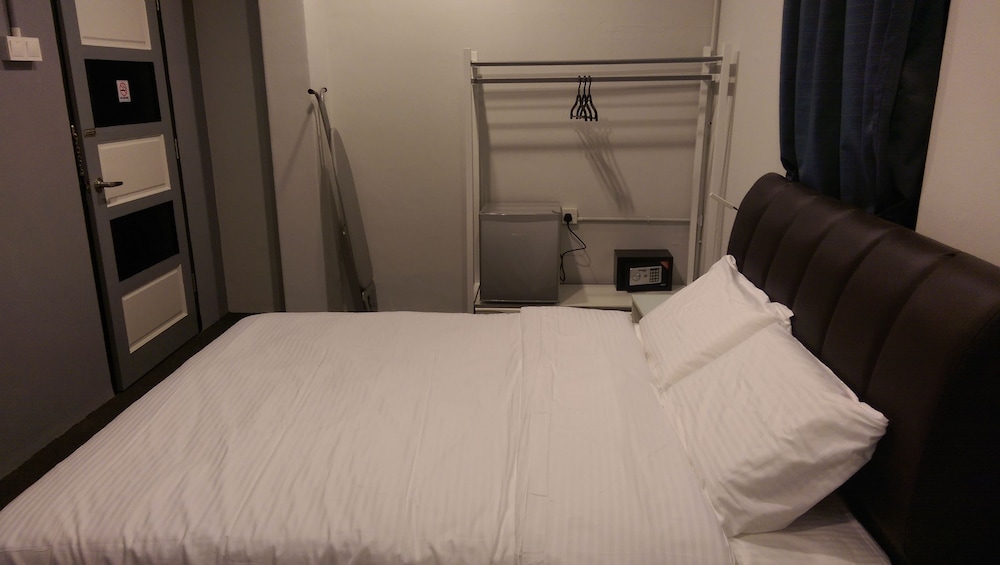 STANDARD, DOUBLE BED