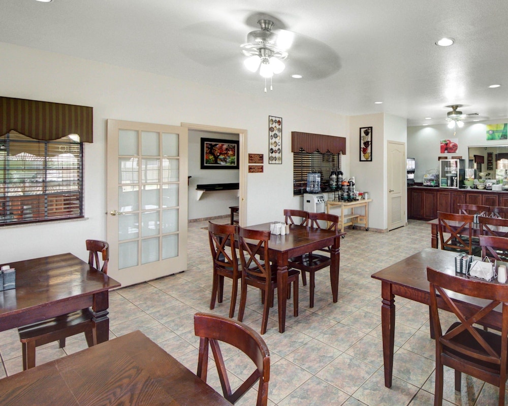 Quality Inn & Suites Rio Grande City, TX 28/39