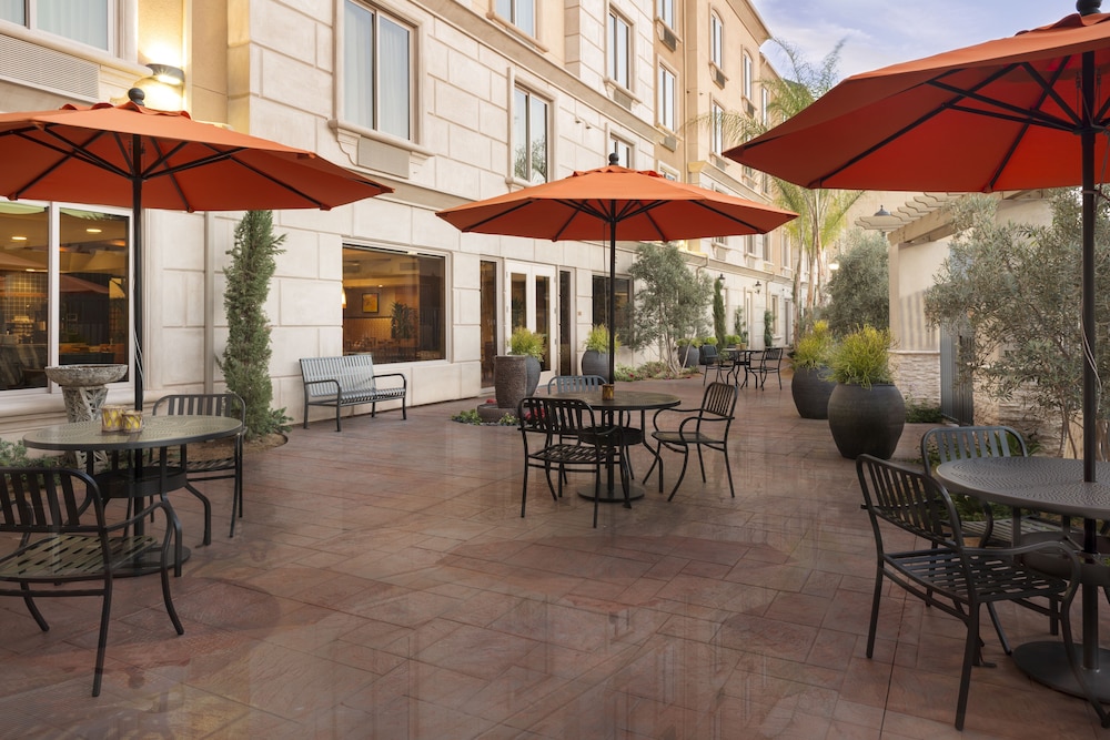 AYRES HOTEL ORANGE 26/38