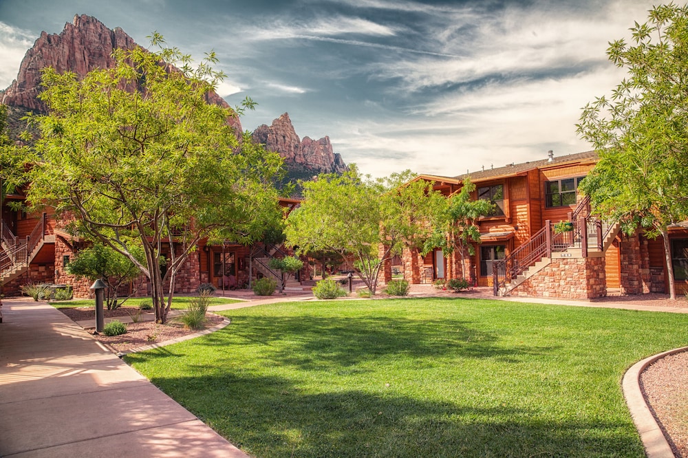 Cable Mountain Lodge 40/50
