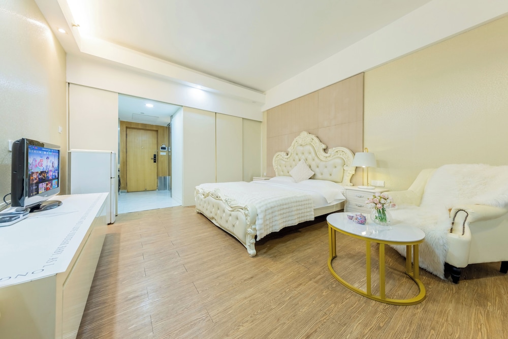 Private-Enjoyed Home ApartHotel - R&amp;F Stanley Apartment 18/50