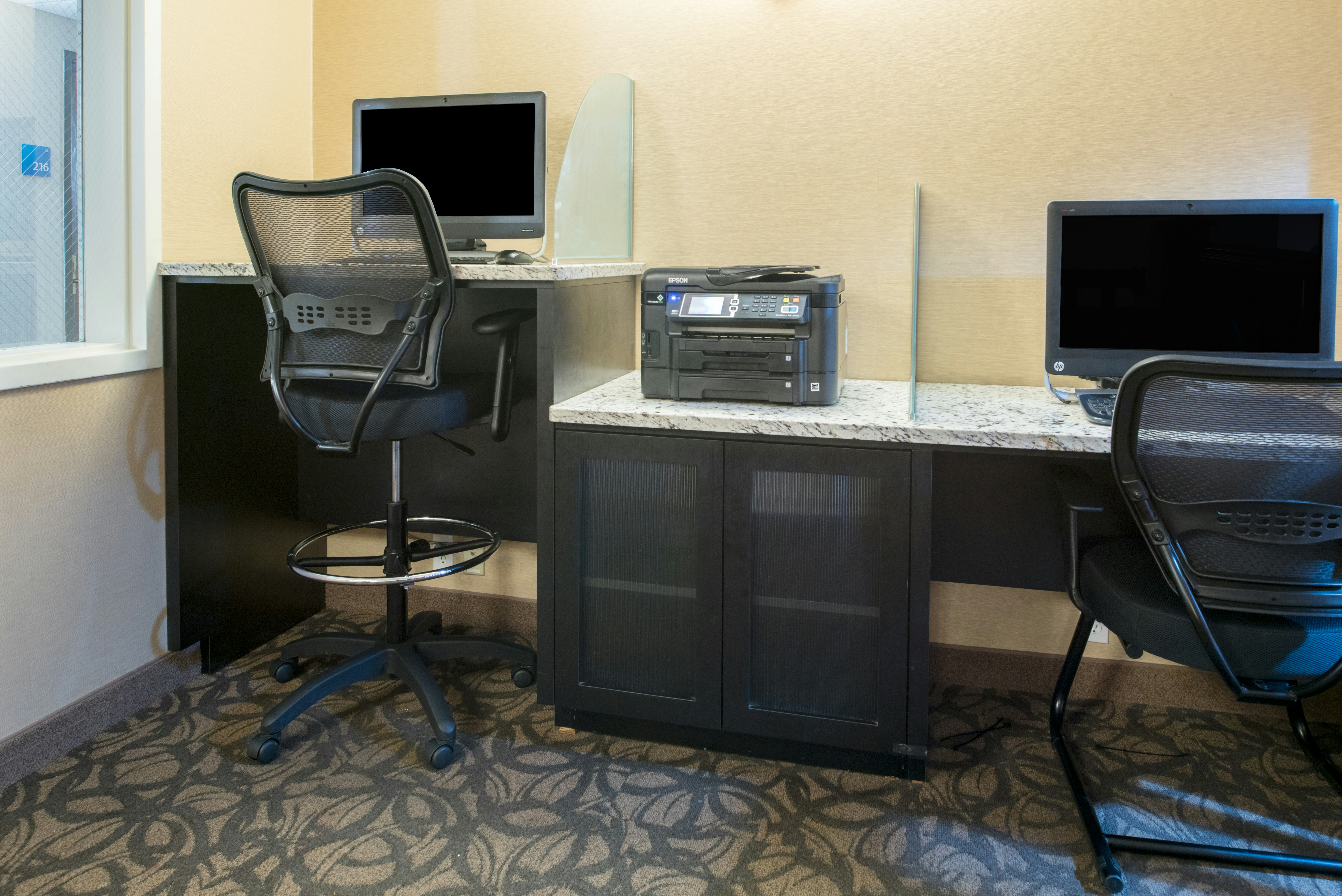 Holiday Inn Express Spokane Valley 58/65