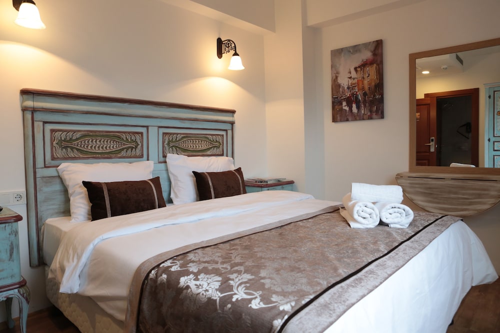 Oriella Hotel 9/40