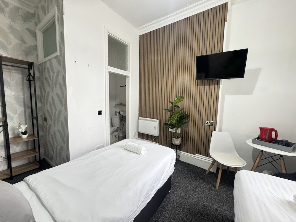 غرفة قياسية بسريرين منفصلين، OYO Marine Parade Hotel Eastbourne Pier 5/10