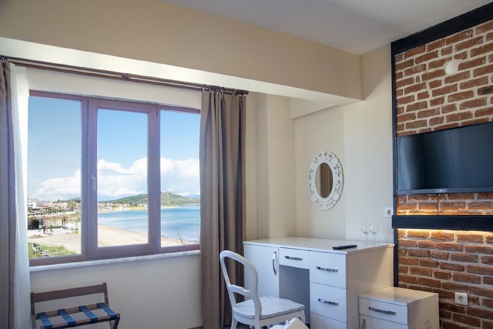 Cunda Aksac Otel 39/50