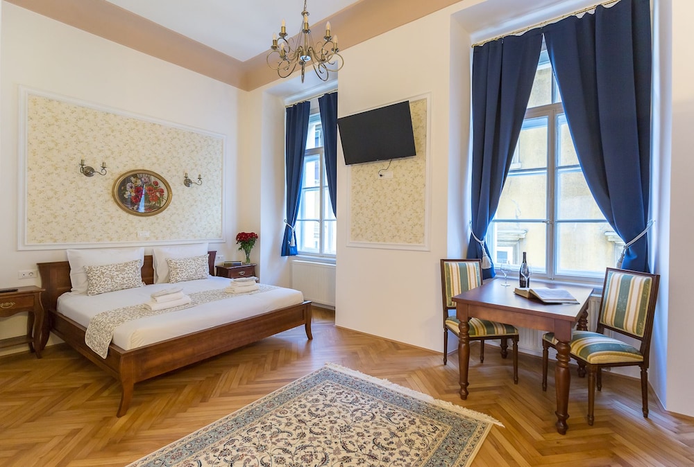 Barbo Palace 13/48