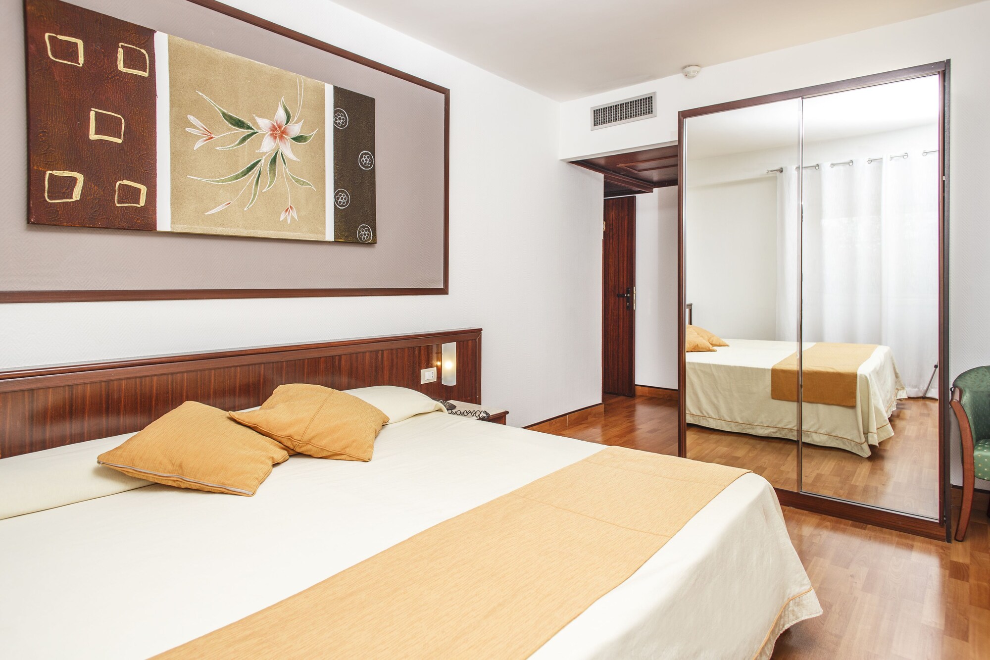 COMFORT, DOUBLE OR TWIN BED