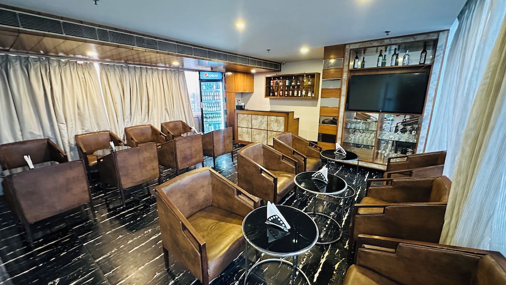 Regenta Central Jhotwara Club Ct 53/62
