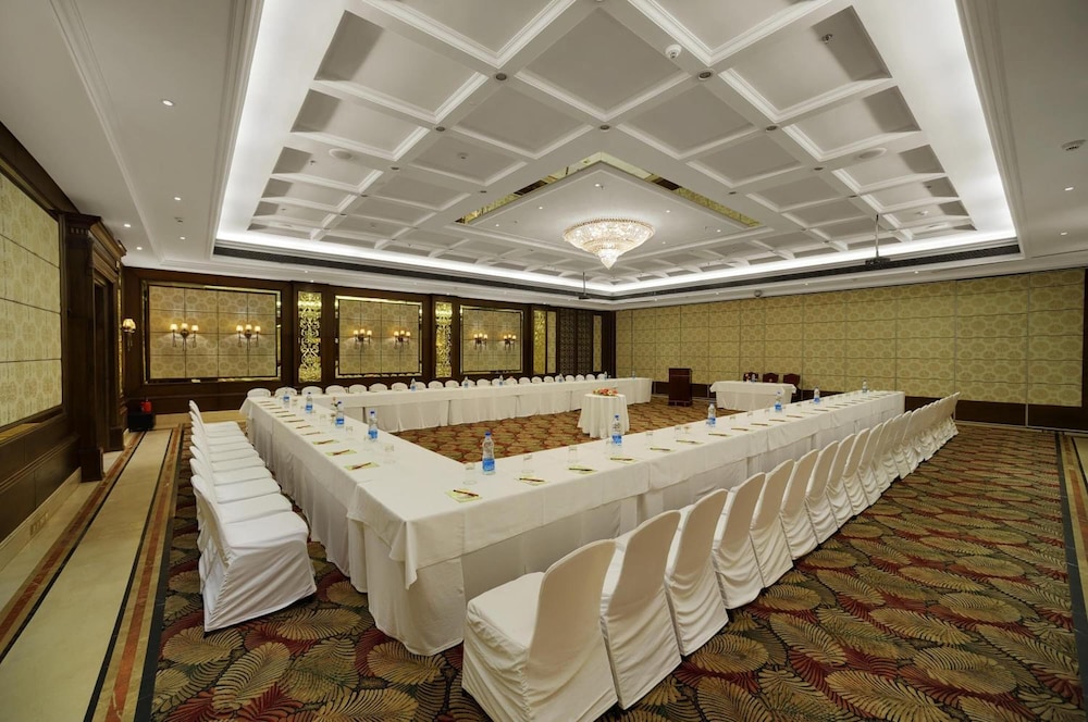 MAYFAIR Convention 23/37