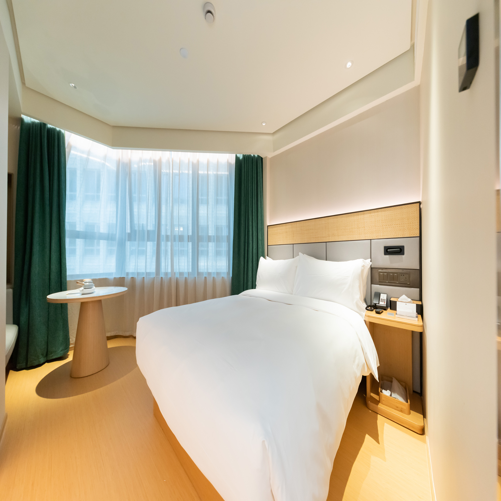 Ji Hotel Shanghai People's Square Nanjing Road Pedestrian Street 21/46