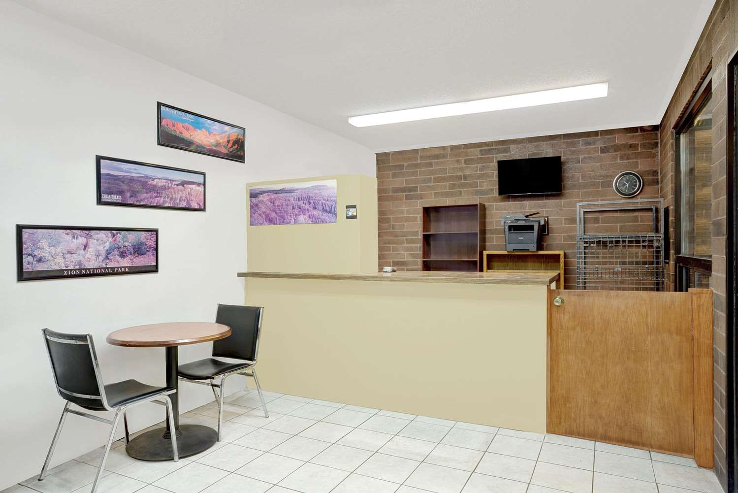 Travelodge By Wyndham Cedar City 2/7