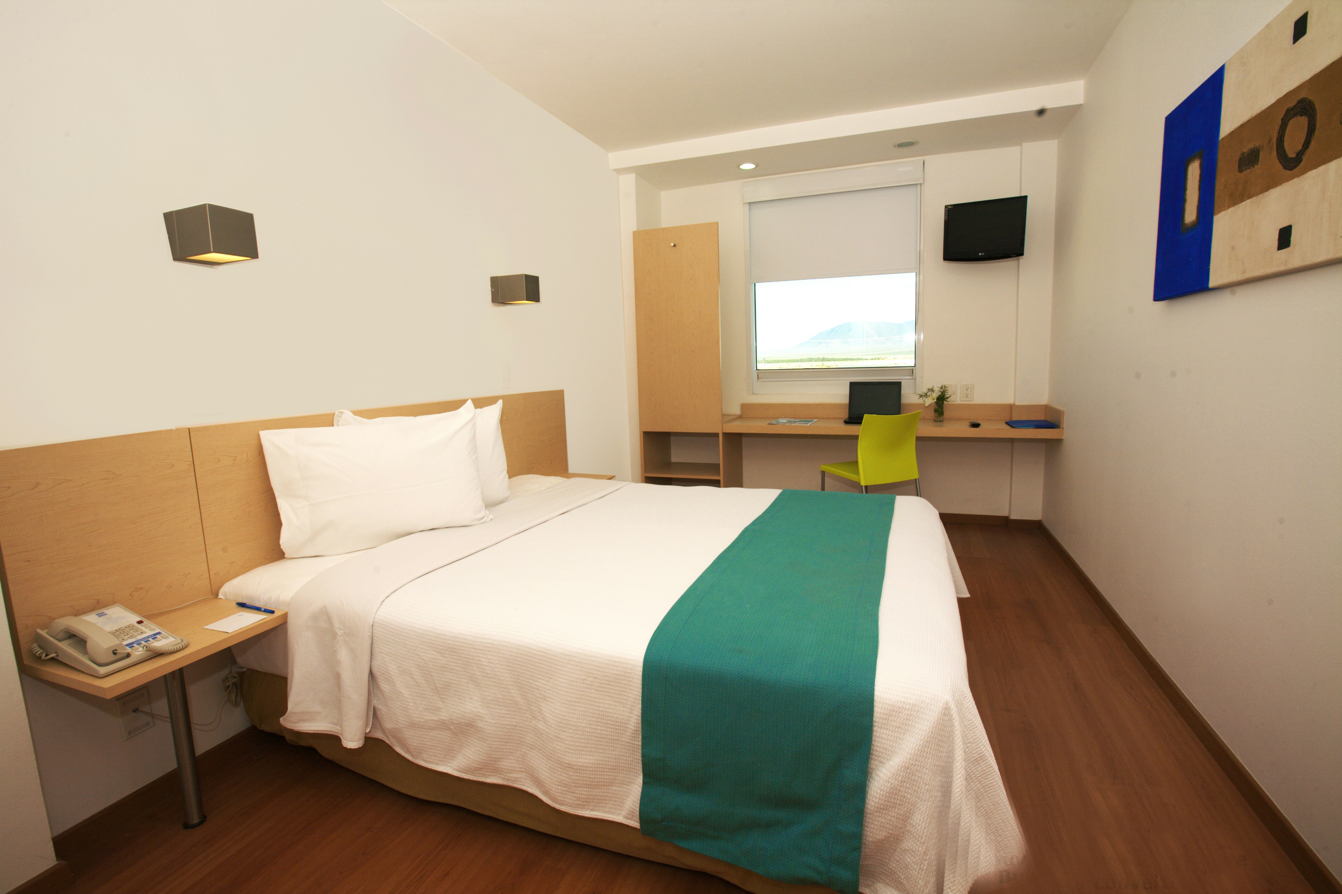 Superior, Queen Bed