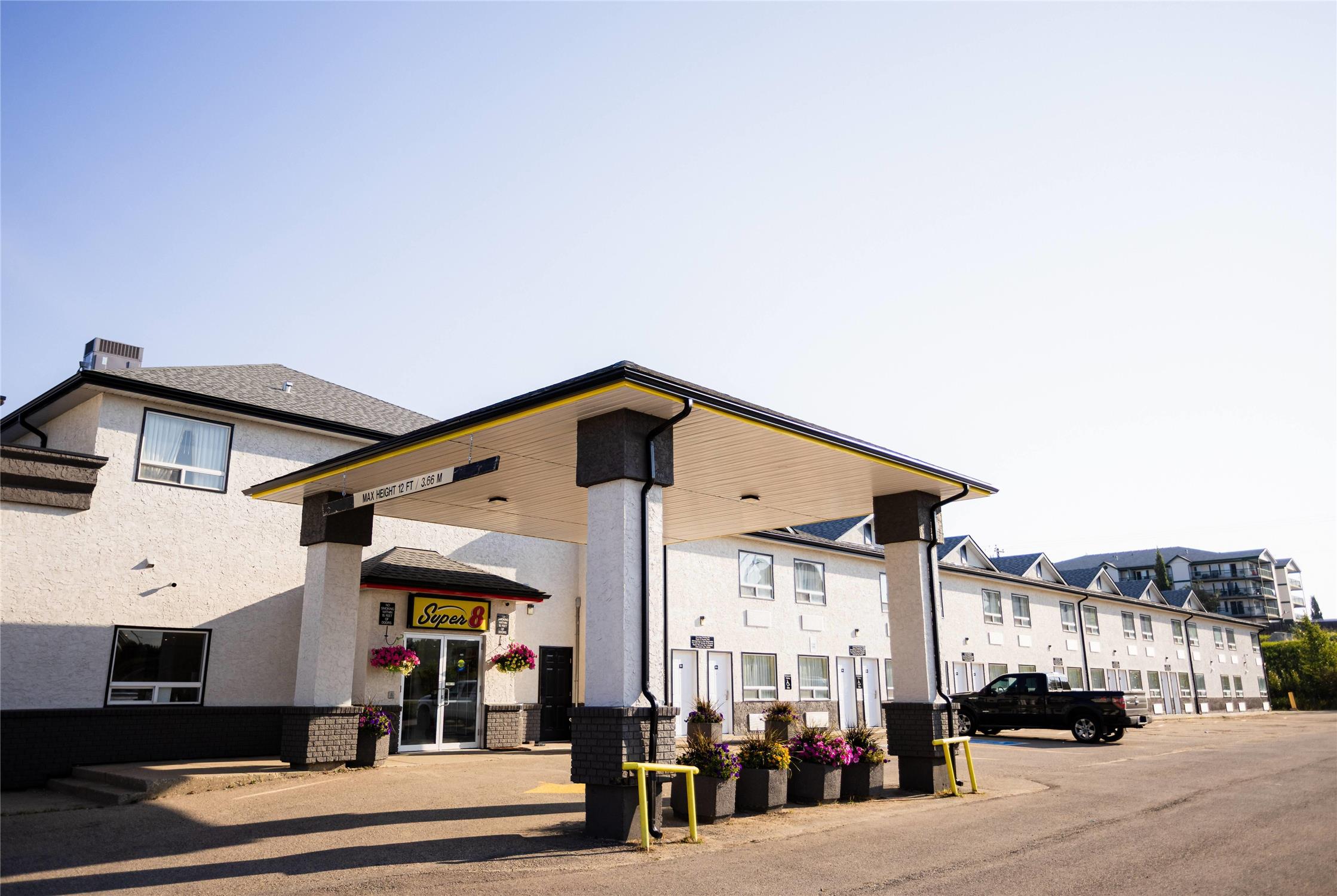 Super 8 By Wyndham Drayton Valley 3/26