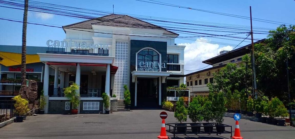 Cantya Hotel 1/32