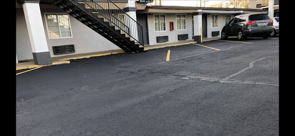 Deluxe Inn & Suites By OYO Miami OK 27/51